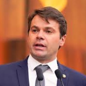 speaker photo