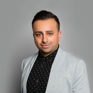 speaker photo