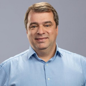 speaker photo