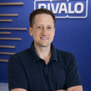 speaker photo