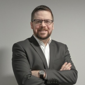 speaker photo