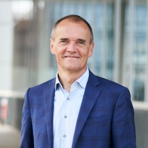 speaker photo