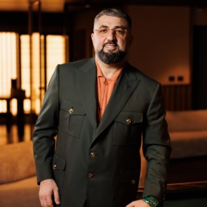 speaker photo