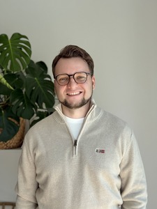 speaker photo