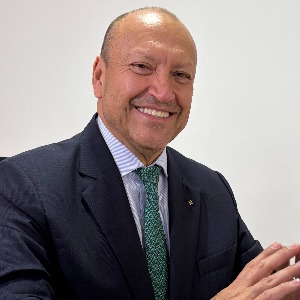 speaker photo